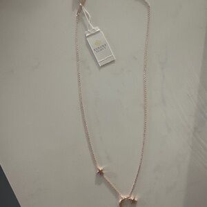 Kendra Scott necklace